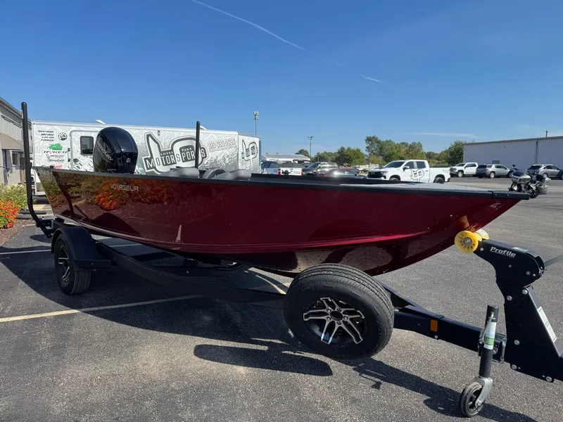 Slide: The Image of Alumacraft 2026 Alumacraft Voyager 175 Tiller 2026 - 3