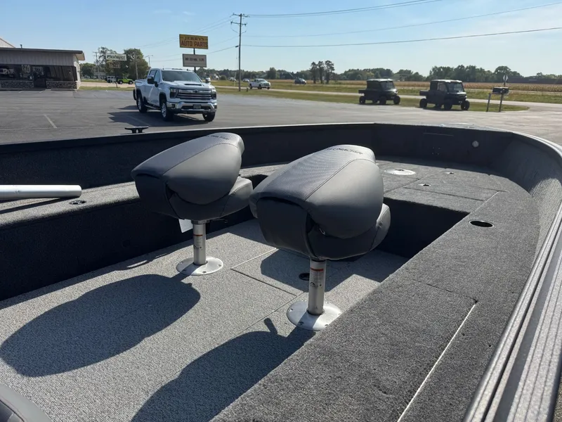 Slide: The Image of Alumacraft 2026 Alumacraft Voyager 175 Tiller 2026 - 9