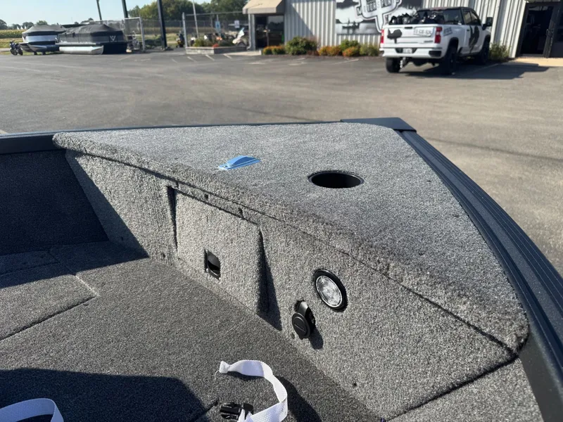 Slide: The Image of Alumacraft 2026 Alumacraft Voyager 175 Sport 2026 - 12