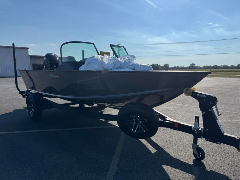 Slide: The Image of Alumacraft 2026 Alumacraft Voyager 175 Sport 2026 - 3