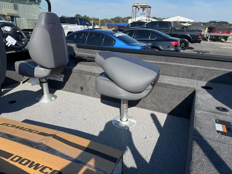 Slide: The Image of Alumacraft 2026 Alumacraft Voyager 175 Sport 2026 - 8