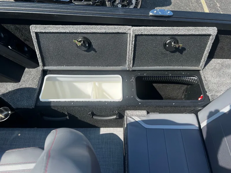 Slide: The Image of Alumacraft 2026 Alumacraft Competitor 175X Sport 2026 - 13