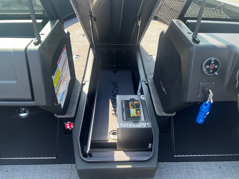 Slide: The Image of Alumacraft 2026 Alumacraft Competitor 175X Sport 2026 - 14