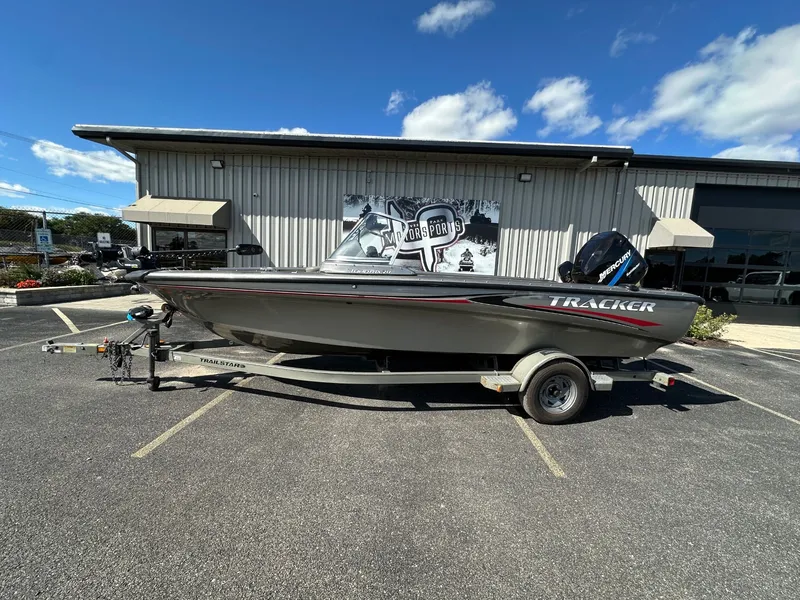 Slide: The Image of Tracker Tundra 20 WT 2003 - 3