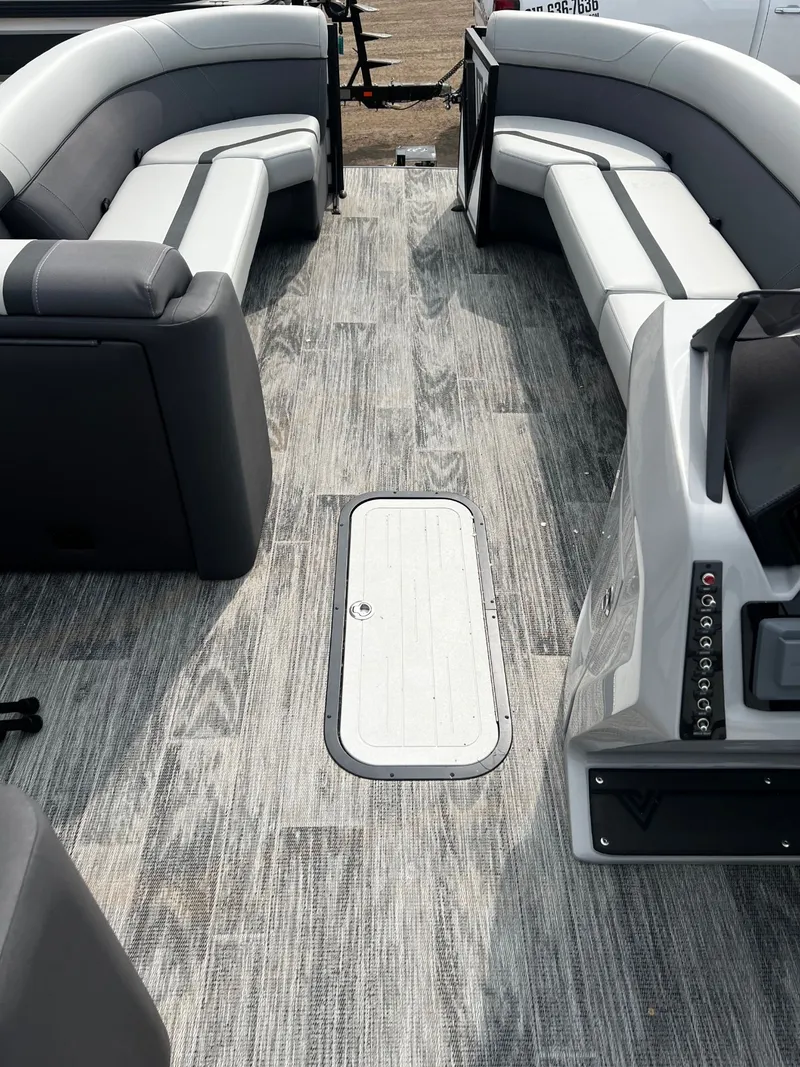 Slide: The Image of Viaggio 2025 Viaggio Lago X 24C 2025 - 5