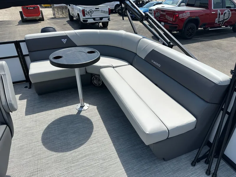 Slide: The Image of Viaggio 2025 Viaggio Lago V 18C 2025 - 13