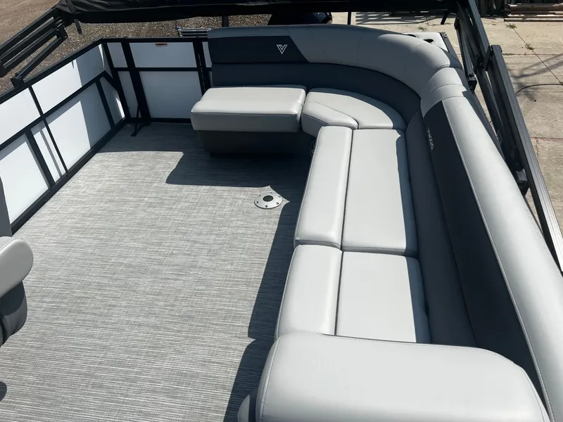 Slide: The Image of Viaggio 2025 Viaggio Lago V 22C 2025 - 7