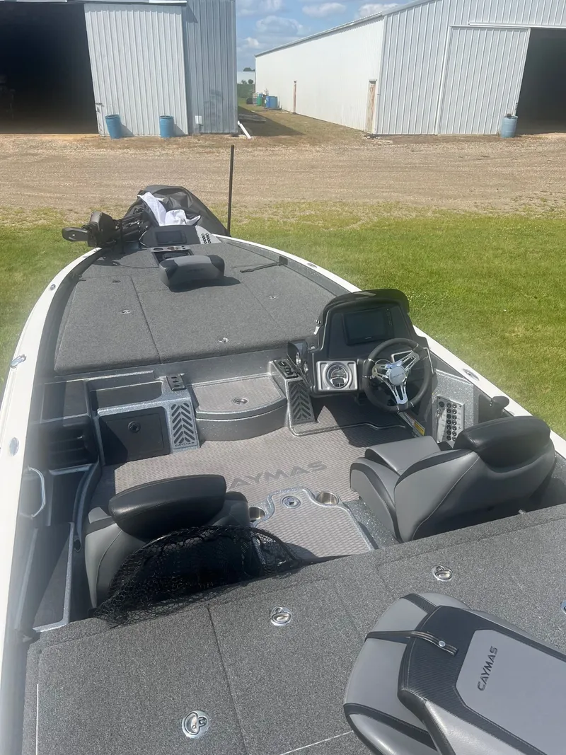 Slide: The Image of Caymas CX 20 PRO 2022 - 15