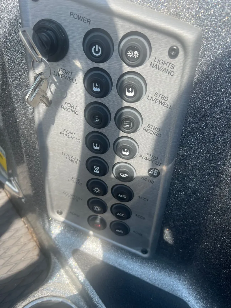 Slide: The Image of Caymas CX 20 PRO 2022 - 19