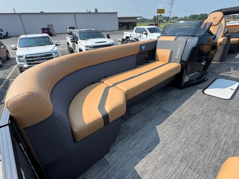 Slide: The Image of Viaggio 2025 Viaggio Lago X 24U 2025 - 10