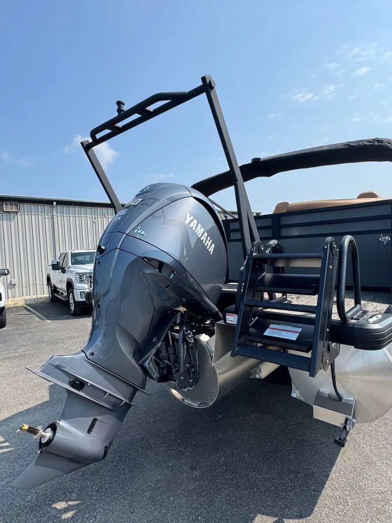 Slide: The Image of Viaggio 2025 Viaggio Lago X 24U 2025 - 7