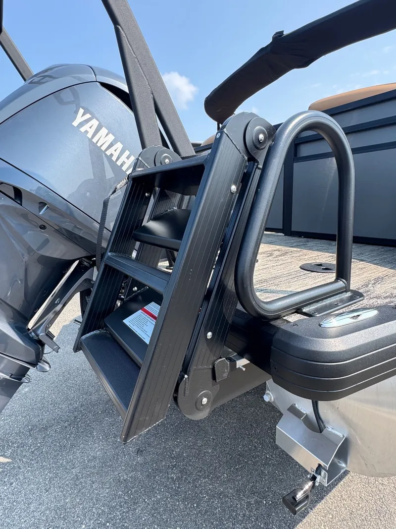 Slide: The Image of Viaggio 2025 Viaggio Lago X 24U 2025 - 8