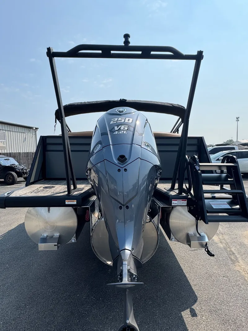 Slide: The Image of Viaggio 2025 Viaggio Lago X 24U 2025 - 9