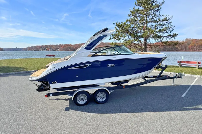 Slide: The Image of Sea Ray SDX 230 2026 - 11