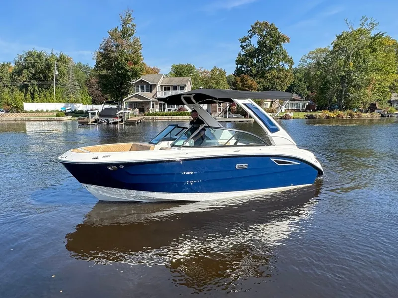 Slide: The Image of Sea Ray SDX 230 2026 - 4