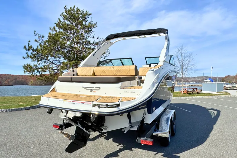 Slide: The Image of Sea Ray SDX 230 2026 - 3