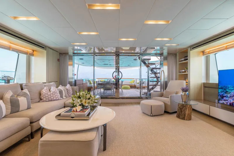 Slide: The Image of Luxurious dining area on the 2016 Sanlorenzo SD126 yacht with ocean view. - 28