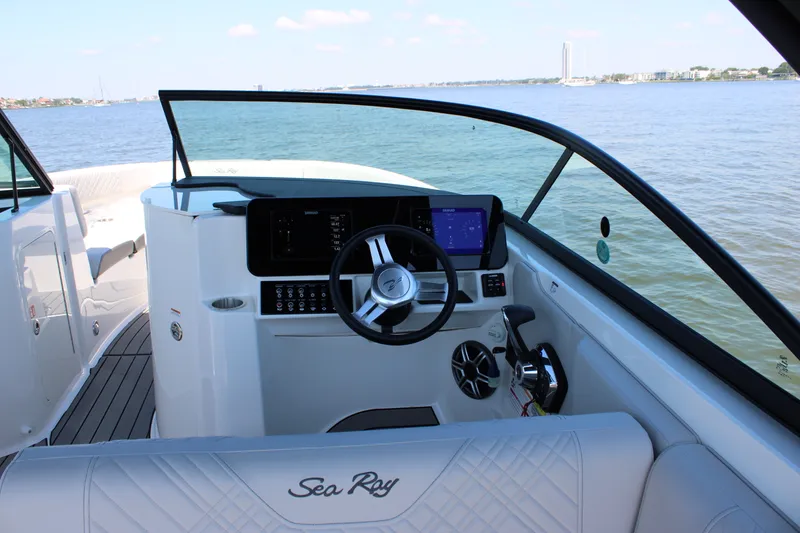 Slide: The Image of Sea Ray SDX 250 Outboard 2026 - 22