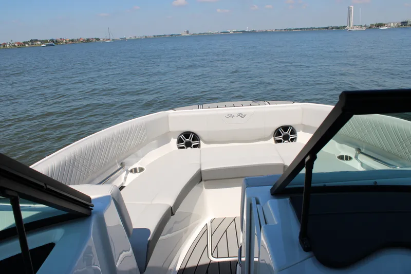 Slide: The Image of Sea Ray SDX 250 Outboard 2026 - 23