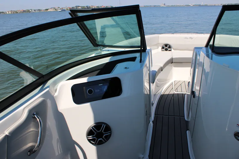 Slide: The Image of Sea Ray SDX 250 Outboard 2026 - 25