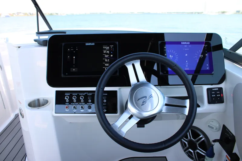 Slide: The Image of Sea Ray SDX 250 Outboard 2026 - 27