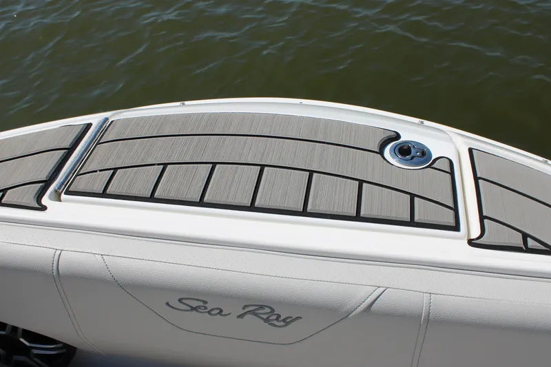 Slide: The Image of Sea Ray SDX 250 Outboard 2026 - 38