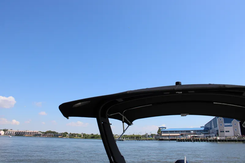 Slide: The Image of Sea Ray SDX 250 Outboard 2026 - 45