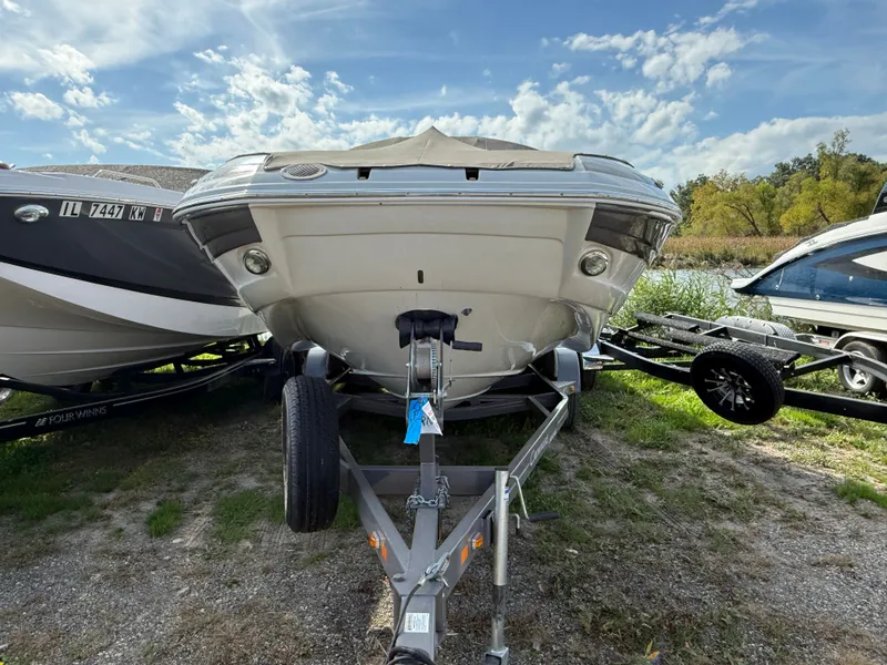 Slide: The Image of Crownline Boats Eclipse E4 2017 - 2