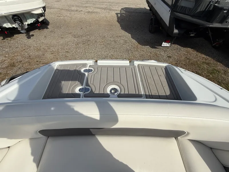 Slide: The Image of Crownline Boats Eclipse E4 2017 - 22