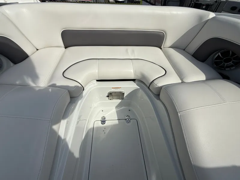 Slide: The Image of Crownline Boats Eclipse E4 2017 - 24