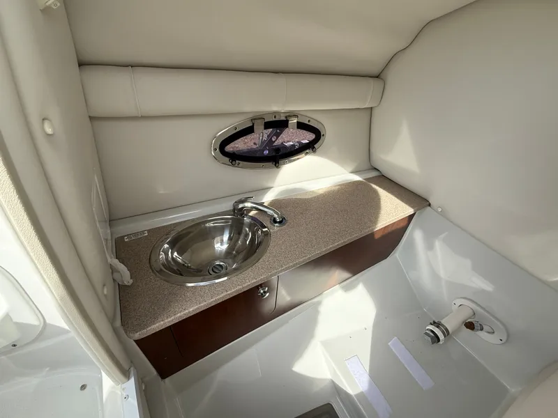 Slide: The Image of Crownline Boats Eclipse E4 2017 - 28