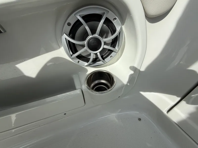 Slide: The Image of Crownline Boats Eclipse E4 2017 - 29