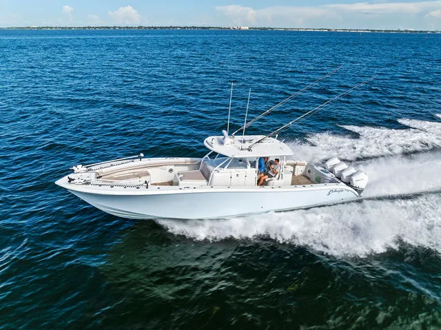 Slide: The Image of Yellowfin 42 Offshore 2022 - 63