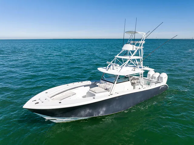 Slide: The Image of Yellowfin 42 Offshore 2022 - 78