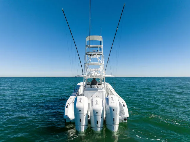 Slide: The Image of Yellowfin 42 Offshore 2022 - 85