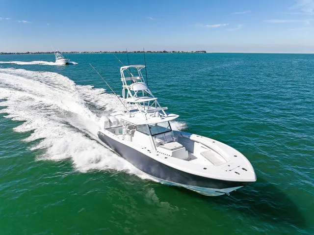 Slide: The Image of Yellowfin 42 Offshore 2022 - 89