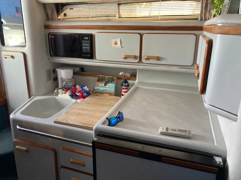 Slide: The Image of Sea Ray Sundancer 310 1990 - 12