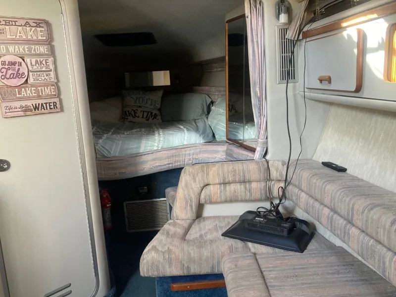 Slide: The Image of Sea Ray Sundancer 310 1990 - 24