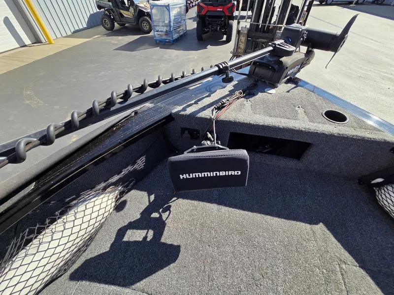 Slide: The Image of Crestliner 1850 Fish Hawk WT 2020 - 23