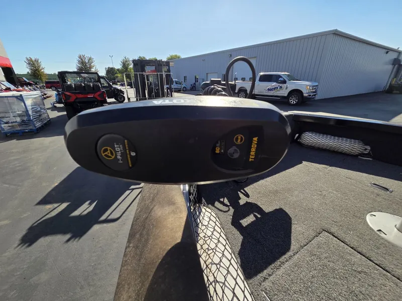 Slide: The Image of Crestliner 1850 Fish Hawk WT 2020 - 26