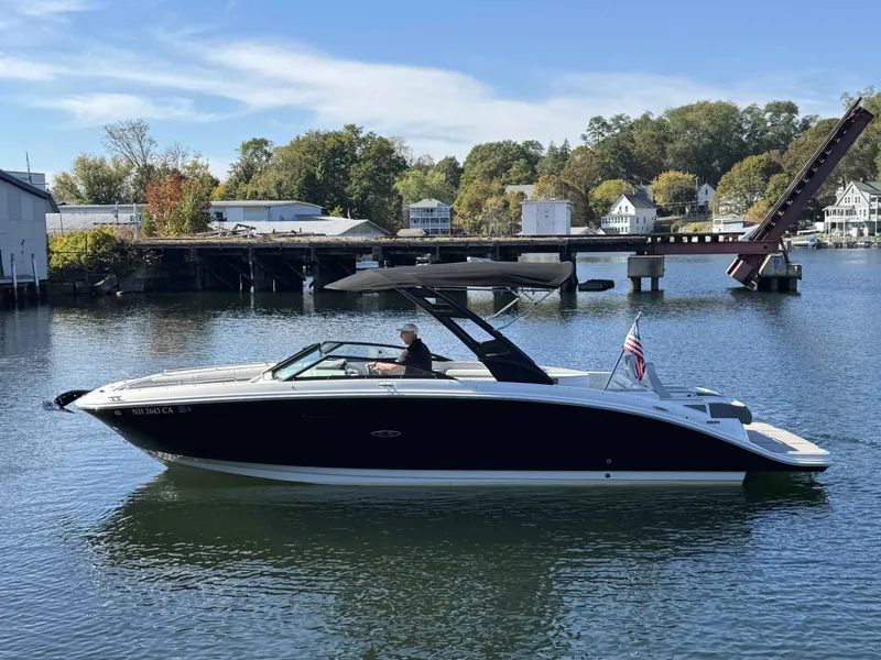Slide: The Image of Sea Ray 290SDX 2023 - 1