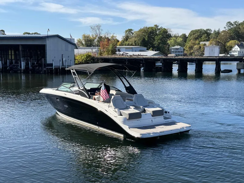 Slide: The Image of Sea Ray 290SDX 2023 - 4