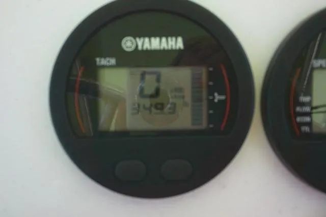 Slide: The Image of Yamaha tachometer display on 2018 KenCraft 2060 BAYRIDER boat dashboard. - 30