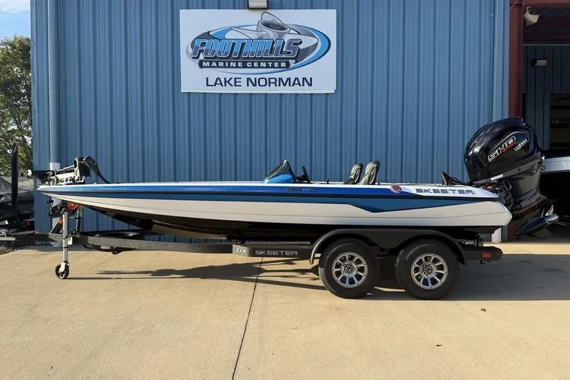 The Image of 2026 Skeeter ZXR19 SE boat on trailer at Foothills Marine Center, Lake Norman. - 2