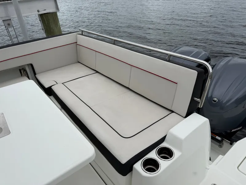 Slide: The Image of Jeanneau Leader 10.5 WA 2023 - 18