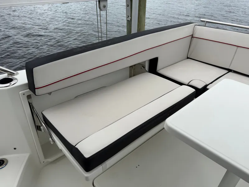 Slide: The Image of Jeanneau Leader 10.5 WA 2023 - 19