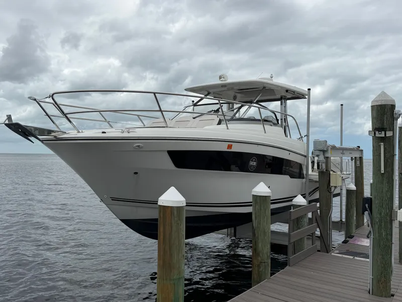 Slide: The Image of Jeanneau Leader 10.5 WA 2023 - 2