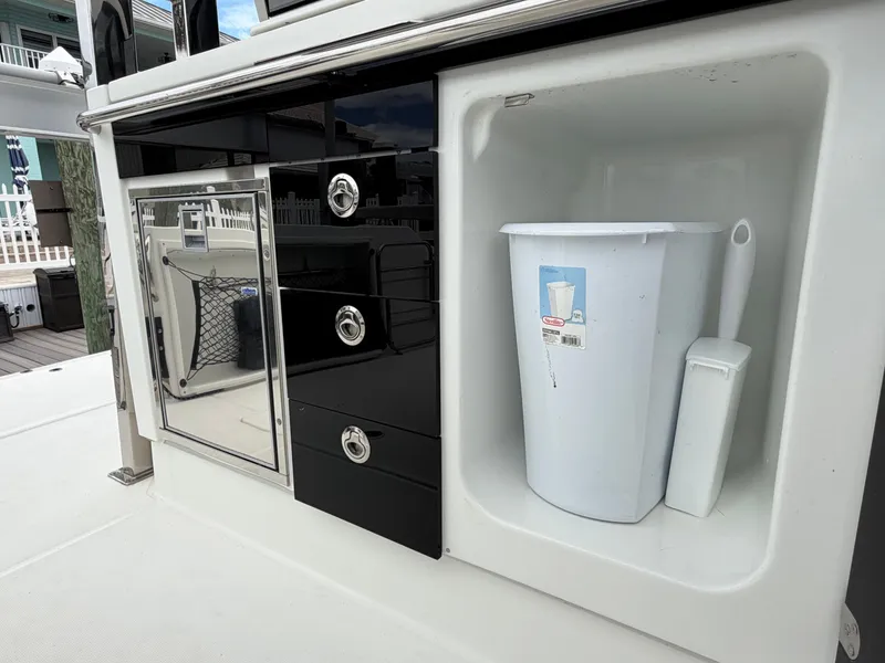 Slide: The Image of Jeanneau Leader 10.5 WA 2023 - 22