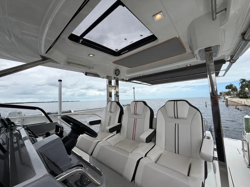 Slide: The Image of Jeanneau Leader 10.5 WA 2023 - 24