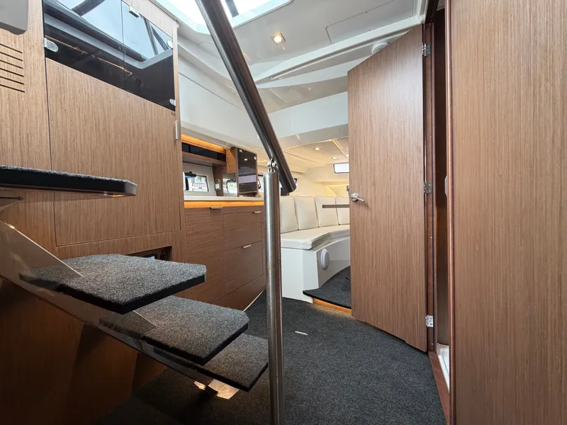 Slide: The Image of Jeanneau Leader 10.5 WA 2023 - 34